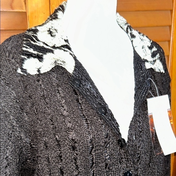 NWT Reversible Black Floral Crush Cardigan Size L/XL From The Seton Shop - Picture 8 of 12